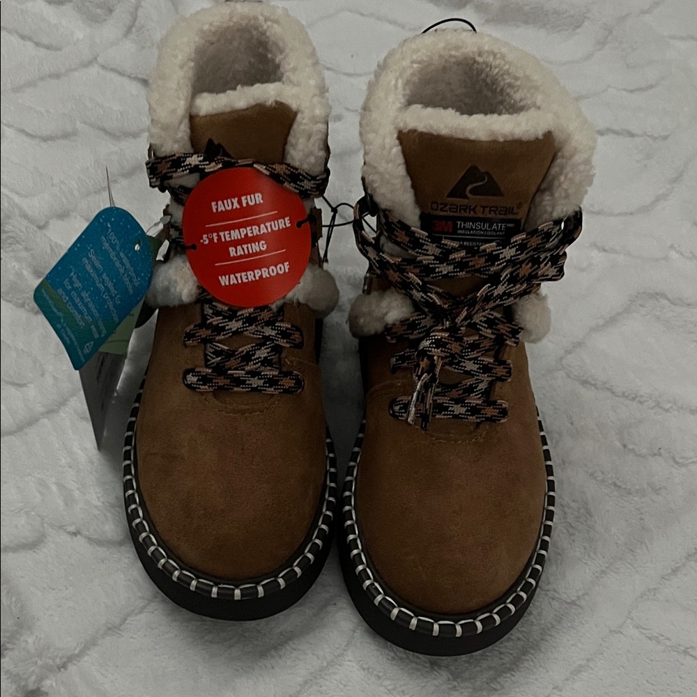 👧KIDS BOOTS 🥾 Ozark Trail Tan and cream  Faux Fur Winter Hiking Boots